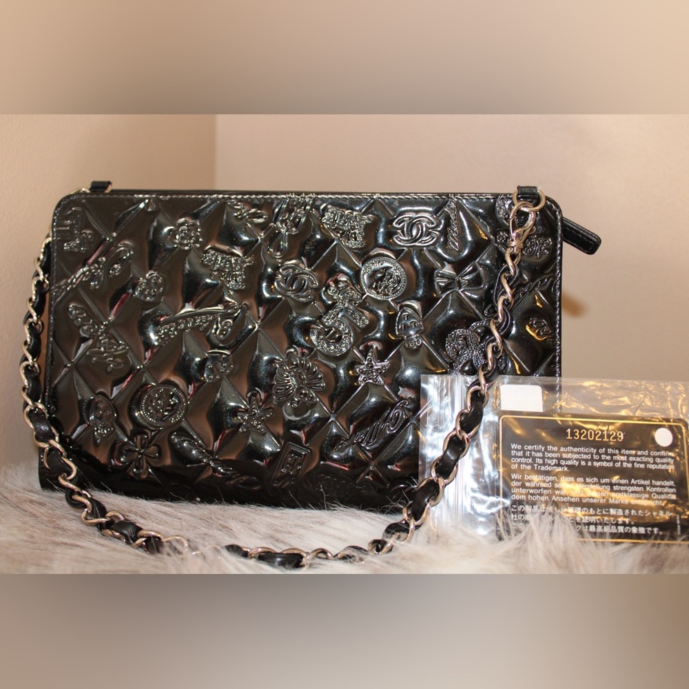 CHANEL Black Embossed Patent Leather Chain Shoulder Bag